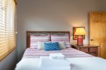 Guestroom 2, Queen bed